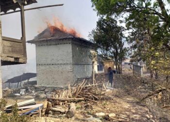 आगलागीबाट नेचा देउपुजेमा ५ घर जले,