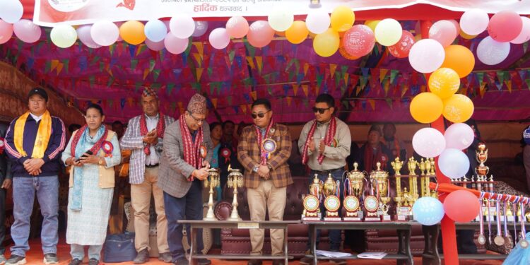 प्रथम ऐसेलुखर्क गाउँपालिका अध्यक्ष कपको उद्घाटन, वर्षात भएपछि प्रतियोगिता स्थगित 