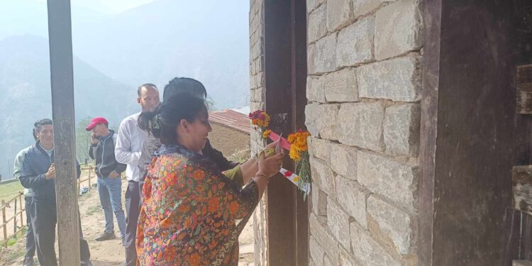 लिखुपिकेमै पहिलो पटक दन्त सेवा इकाइको उद्घाटन 