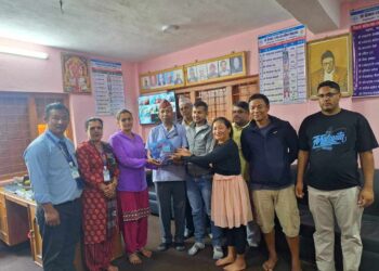 नेचासल्यानका २ विद्यालयमा दिइयो स्थानीयस्तरमा उत्पादन भएका स्यानिटरी प्याड