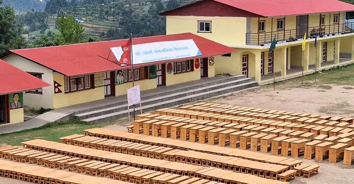 गार्मा माध्यमिक विद्यालयमा २ सय बढी डेक्सबेन्च निर्माण