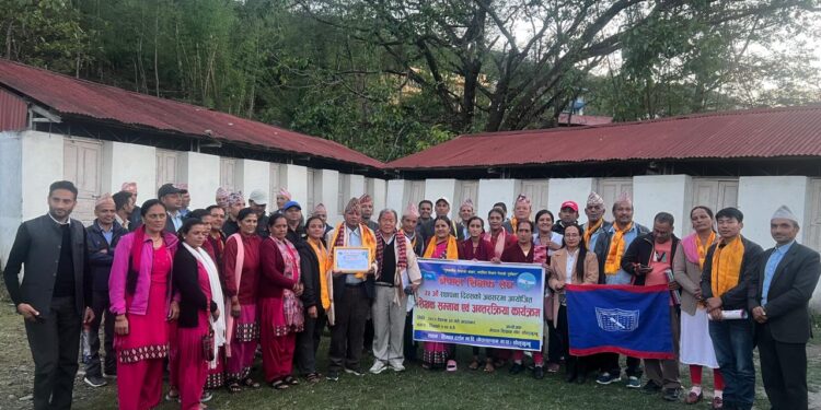 नेपाल शिक्षक संघ सोलुखुम्बुले ग¥यो पूर्व अध्यक्षहरूको सम्मान 