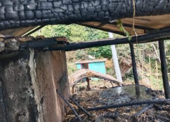 खोटाङको दिप्रुङमा आगलागी, ६ लाख बराबरको क्षति