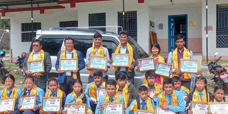 सोताङमा शैक्षिक उपलब्धी समिक्षा तथा सम्मान कार्यक्रम सम्पन्न, १६ विद्यार्थी पुरस्कृत