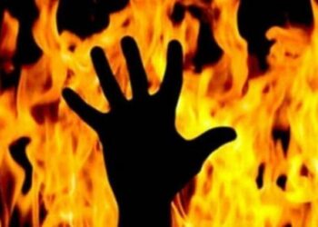 आगोबाट खरबारी जोगाउन खोज्दा आमाछोराको ज्यान गयाे