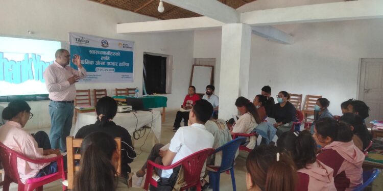 सोलुखुम्बुका स्वास्थ्यकर्मीलाई प्राथमिक आँखा उपचार सम्बन्धी तालिम 