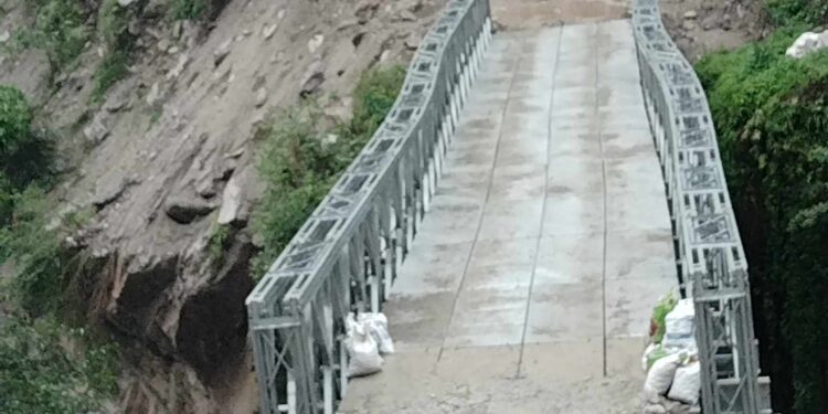 उद्घाटन नहुँदै बाङ्गियो हुँगा खोला माथिको पुल