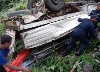 ब्रेकिङ न्यूज : सोलुखुम्बुको पहलमान भिरबाट बोलेरो खस्यो