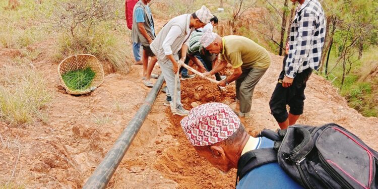 वन क्षेत्रमा विस्तार गरियो पाइप लाईन 
