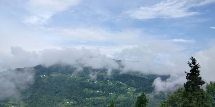 मनसुन सक्रिय हुन थालेसँगै देशभरको तापक्रम घट्यो