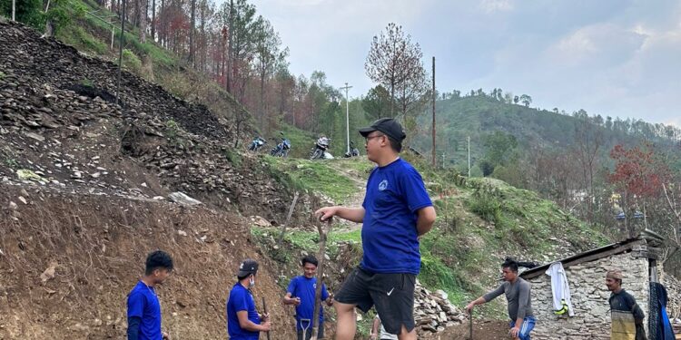 सिर्जनशील युवा समाज काँगेलद्वारा अग्नि पिडितलाई श्रमदान मार्फत सहयोग