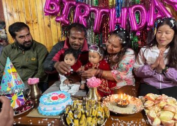 छोरीको जन्मदिनमा १० लाखको बीमालेख उपहार