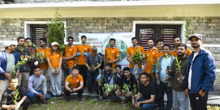 लक्ष्मी सनराइज बैंकको अगुवाइमा ट्रि प्लान्टिङ (फोटो फिचर सहित)