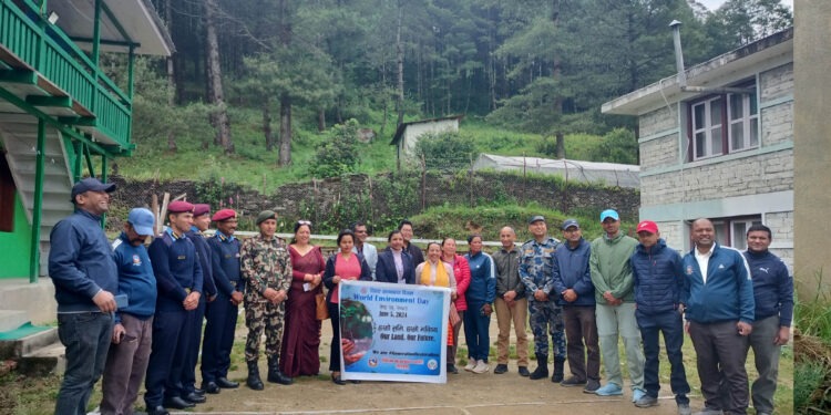 सोलुखुम्बुमा वृक्षारोपन गरी मनाइयो विश्व वातावरण दिवस