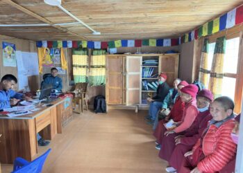 सोलुदुधकुण्ड नगरपालिका २ ले गर्यो, टोलटोलमा पुगेर ३ सय बढीको स्वास्थ्य बिमा