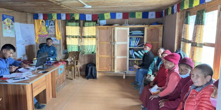 सोलुदुधकुण्ड नगरपालिका २ ले गर्यो, टोलटोलमा पुगेर ३ सय बढीको स्वास्थ्य बिमा