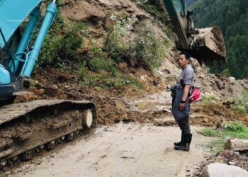 सल्लेरी तामाखानी सडक खण्डको पहिरो हटाइयो, अझै पहिरो झर्ने सम्भावना कायमै