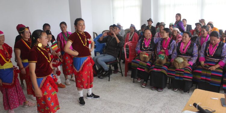 थुलुङ दुधकोशी : संस्कृतिको जगेर्ना गर्दै शेर्पा तथा सुनुवार जाति