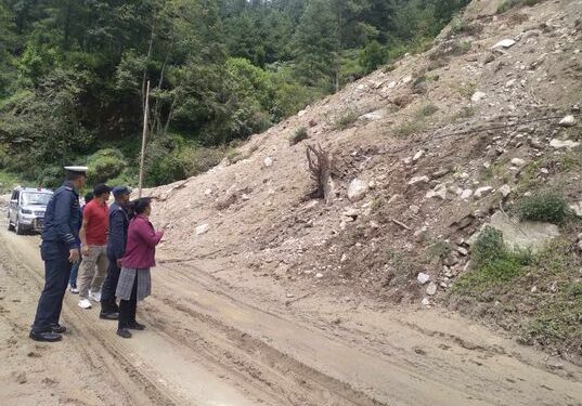 प्रजिअ पाण्डे द्वारा सल्लेरी – पत्ताले सडक अनुगमन