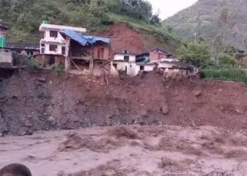 बाढीले घर बगाउँदा तीन जना बालिकाको मृत्यु