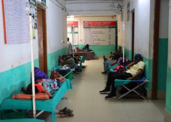 संखुवासभामा डेंगी र भाइरल ज्वरोका बिरामी ह्वात्तै बढे, शय्याको अपुग