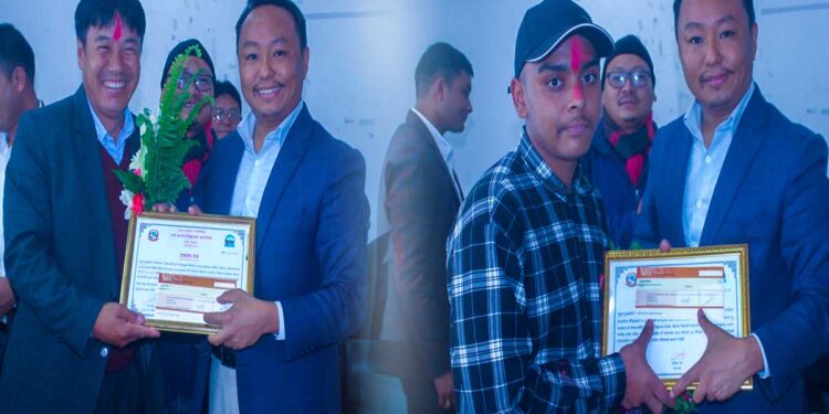  थुलुङका उत्कृष्ट  प्रधानाध्यापक र शिक्षक सम्मानीत, विद्यार्थी पुरस्कृत 