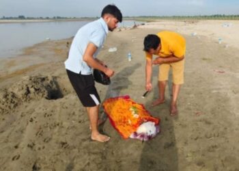 कुकुर मर्दा सप्तरीका मेयरले गरे मानवको झैँ काजकिरिया