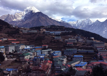 खुम्बु प्रवेश गर्ने विदेशी पर्यटकको शुल्क ३ हजार