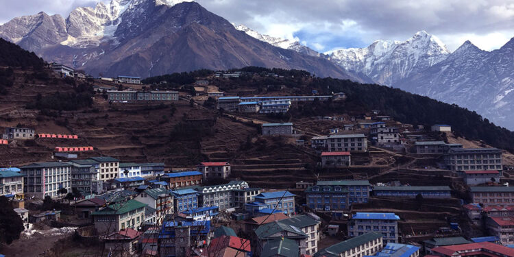 खुम्बु प्रवेश गर्ने विदेशी पर्यटकको शुल्क ३ हजार