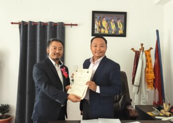 थुलुङ दुधकोशी गाउँपालिका अध्यक्ष र प्रमुख प्रशासकीय अधिकृत बीच कार्यसम्पादन सम्झौता