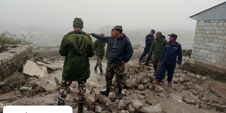 थप अप्डेट : थामे गाउँमा आएको बाढीमा ७ जनाको उद्धार, एउटा विद्यालयसहित १४ वटा घर बगायो