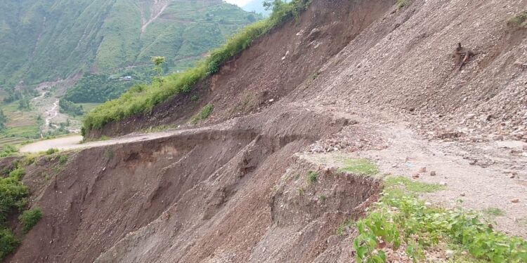 उदयपुर कृषि सडक चार दिनदेखि अवरुद्ध