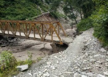  दुधकोशीको वितण्डा ः भाँच्यो ओर्लाङघाट पुल पनि