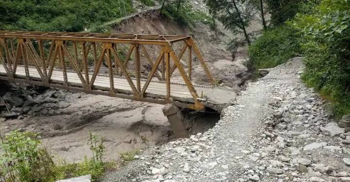  दुधकोशीको वितण्डा ः भाँच्यो ओर्लाङघाट पुल पनि