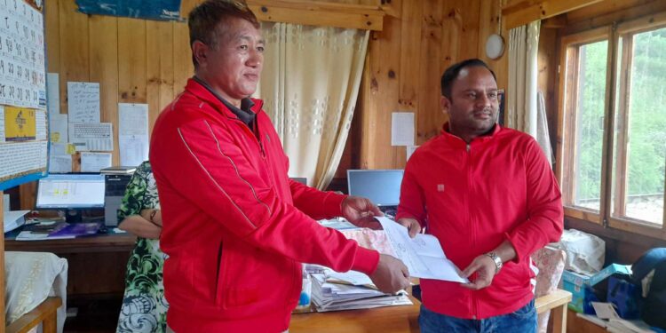 अघोषित रुपमा  विद्युत काटिएको भन्दै उद्योग वाणिज्य संघ सोलुखुम्बुले गरायो च्याल्सालाई ध्यानाकर्षण 