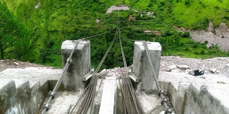 ‘बन्दै नबनेको झोलुङ्गे पुल बनिसकेको देखाएर’ ठेकेदारलाई साढे चार करोड रुपैयाँ भुक्तानी