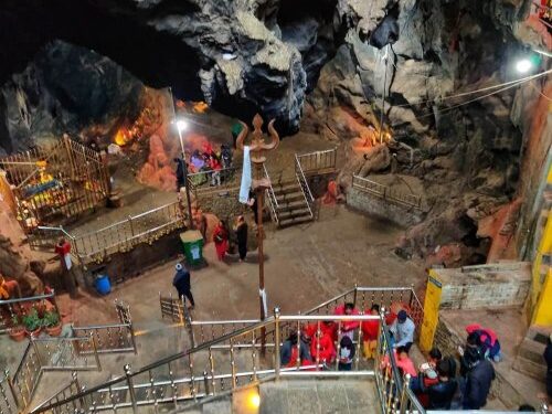 आज साउनको अन्तिम सोमबार, हलेसी सहित देशभरका शिवालयमा भक्तजनको घुइँचो