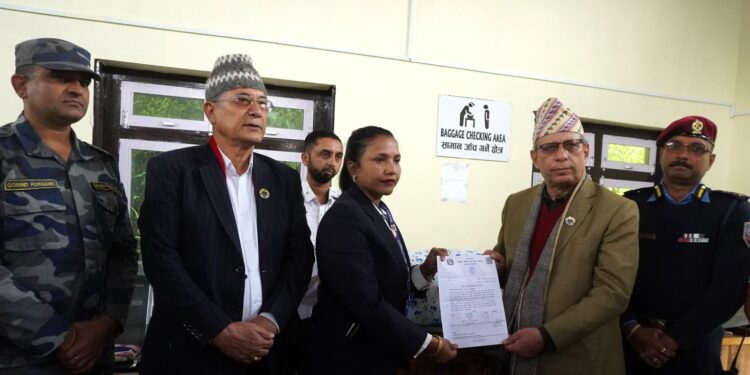  थामेका बाढी पीडितलाई कोशी प्रदेश सरकारको राहत 