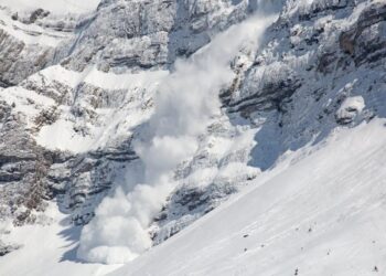 मुस्ताङको थासाङमा हिमपहिरो,  थुनियो बोक्सीखोला