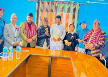 विपदबाट मृत्यु भएका खोटाङका चार परिवारलाई एक–एक लाख राहत