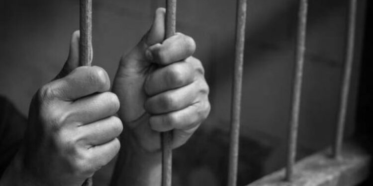 ओखलढुगांमा बलत्कार मुद्दाबाट बच्न आफैलाई छुरा प्रहार गर्ने बास्तोला सहित २ जना पुर्पक्षका लागि थुनामा