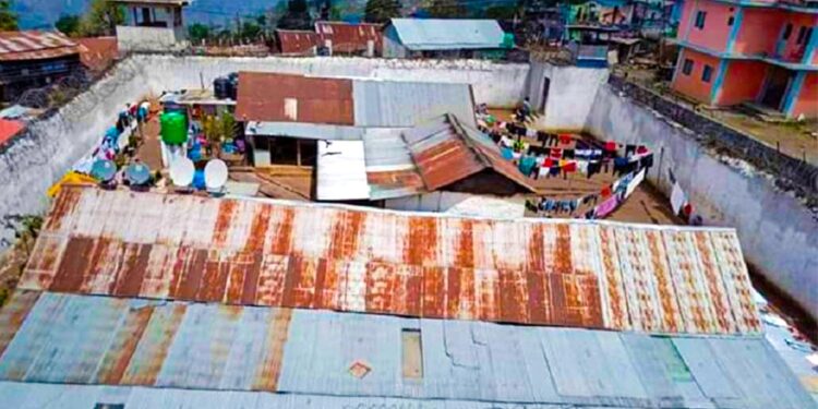 ताप्लेजुङ कारागारमा क्षमता बन्दा ५ गुणा बढी कैदीबन्दी 