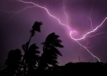 खोटाङको ऐसेलुखर्कमा चट्याङ लागेर तीनजना गम्भीर घाइते