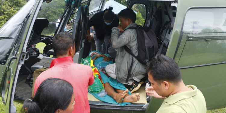 भोजपुर षडानन्द–५ की सुत्केरी महिलाको हेलिकप्टरबाट उद्धार