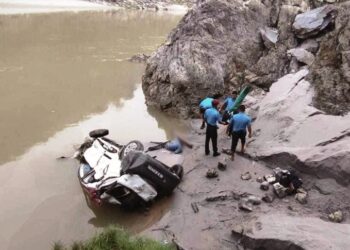 हलेसीबाट काठमाडौँ जादै गरेको कार सुनकोशीमा खस्यो, १ को उद्धार, अन्यको खोजी जारी