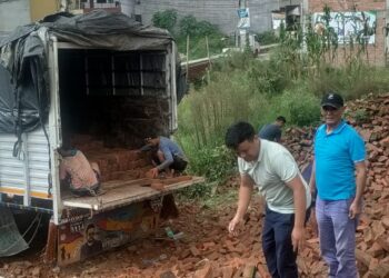 ङग्युर ओर्गेन छ्योलिङ गुम्बालाई ८ हजार थान ईटा सहयोग