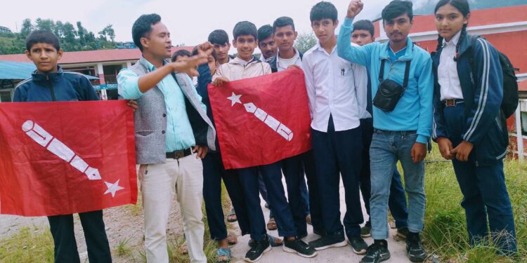 अखिल क्रान्तिकारी  ओखलढुङ्गाले चिशंखुगढीको एक विद्यालयमा गठन गर्यो इकाई समिति 