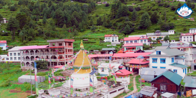 थुप्तेन छोलिङ गुम्बामा स्वास्थ्य शिविर : पहिलो दिन १ सय बढीले लिए सेवा