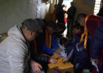  शेर्पा बालबालिका सहायता सङ्घले ग¥यो जिल्लाका करिव ५ सय विद्यार्थीलाई छात्रबृत्ति वितरण 