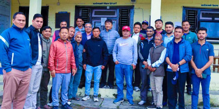  हिमताल जोखिम न्यूनिकरणको उपाय खोज्न भन्दै काङ्ग्रेसले बुझायो सीडीयो पाण्डेलाई ज्ञापन पत्र 